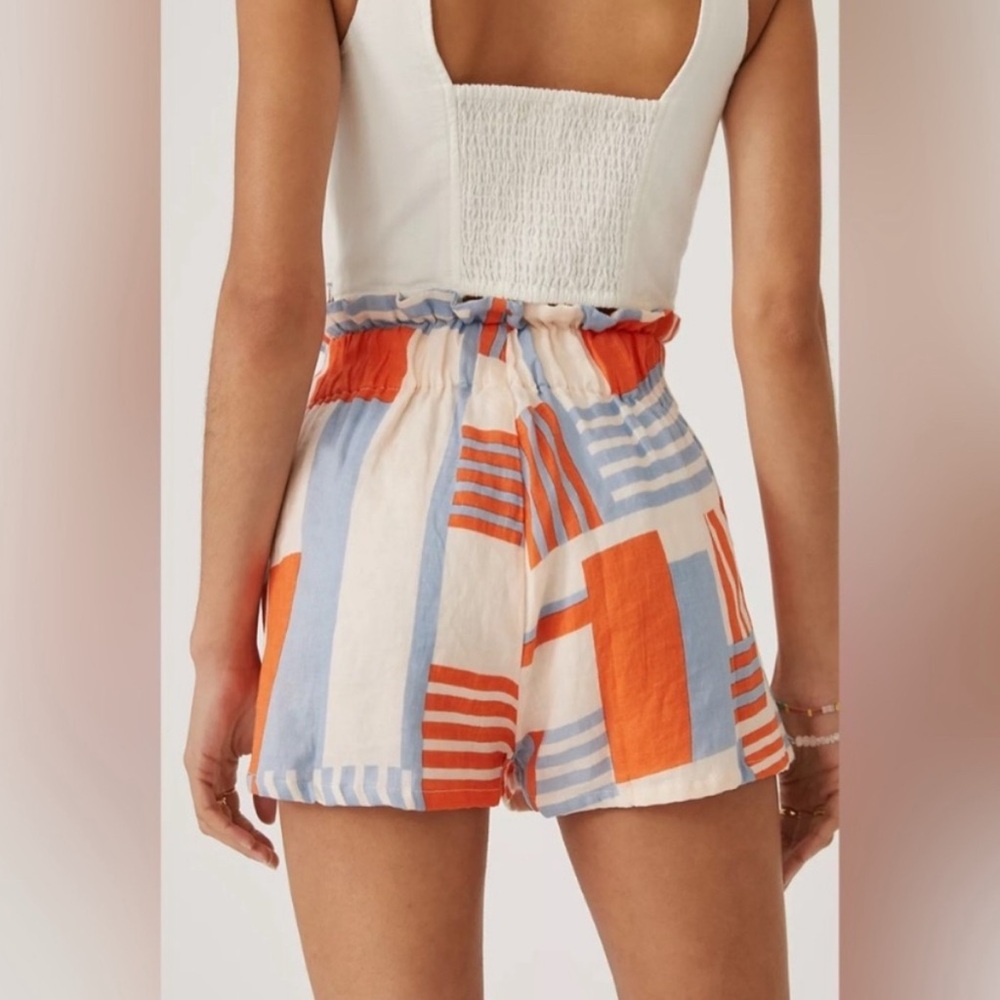 Faithfull the Brand Habana shorts in Ylang print 100% linen high elastic pull on - Picture 2 of 9